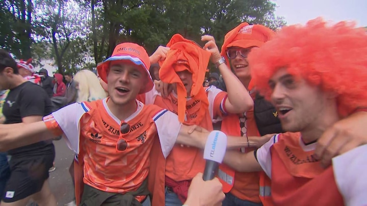 Oranjefans in Hamburg vooral in extase over Weghorst: ‘Held van het land’